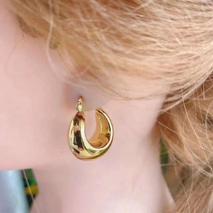 Classic Crescent Hoop Earring for Women – 18K Gold Plated Copper Round Hoops - Earrings - Cadeau Craft