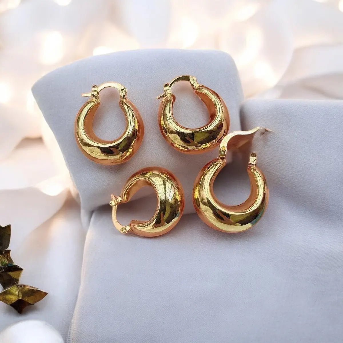 Classic Crescent Hoop Earring for Women – 18K Gold Plated Copper Round Hoops - Earrings - Cadeau Craft